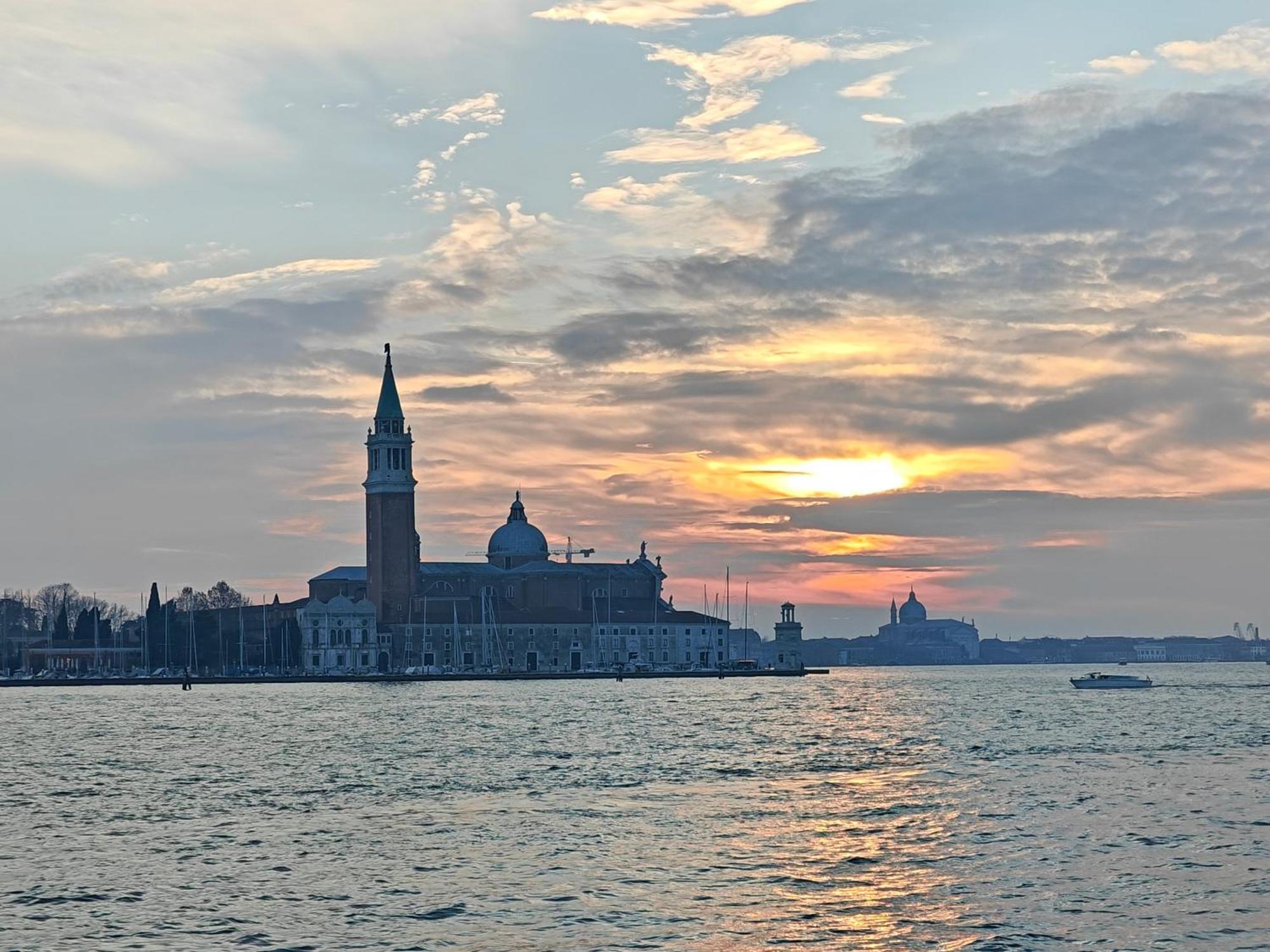 Castello Canal View ヴェネツィア エクステリア 写真